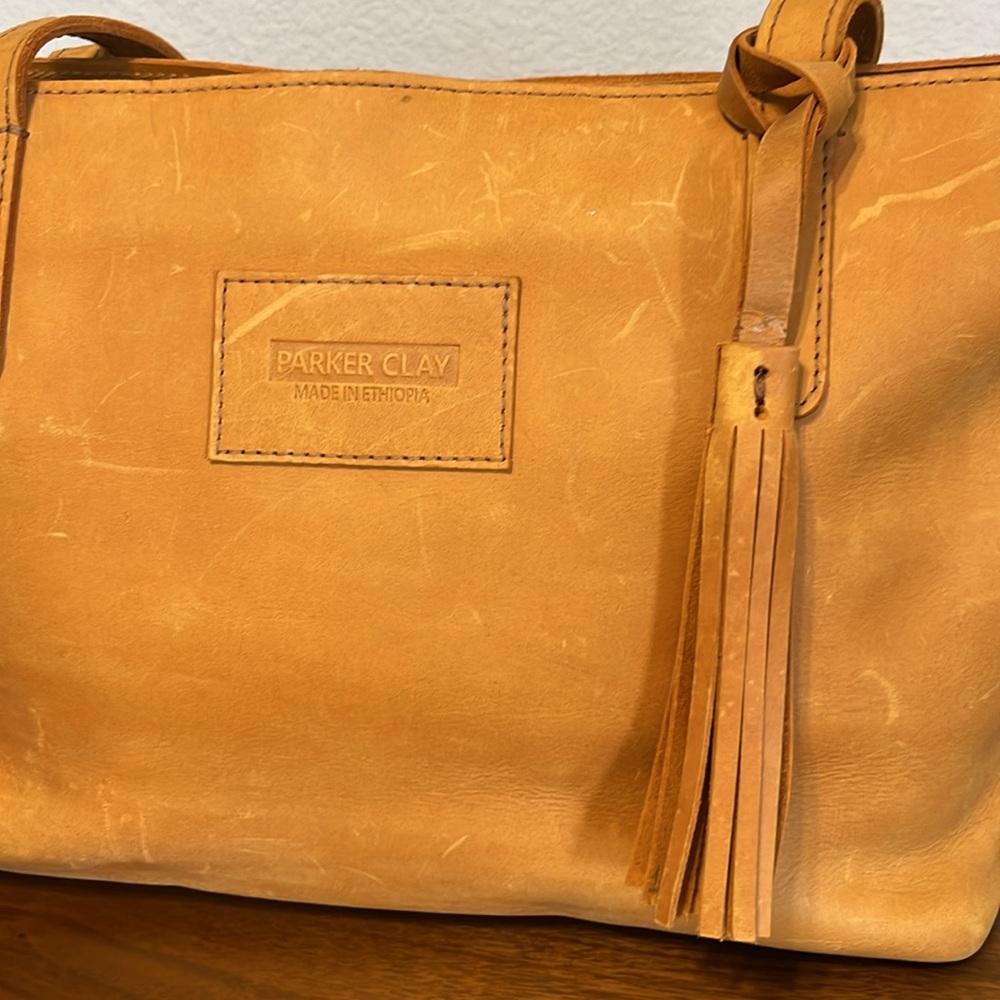 Parker Clay Eden Carry all Tote Bag Tan Leather Tassel - Picture 10 of 14